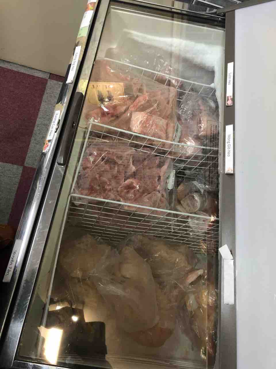 『V.MART 江南店』肉は、かたまり