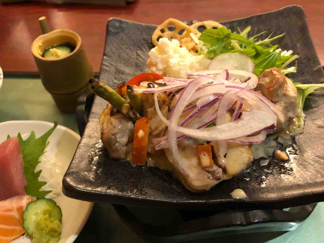 「旬菜 月兎 江南店｣ランチ 若鶏の三色ロール焦がしクリームソース