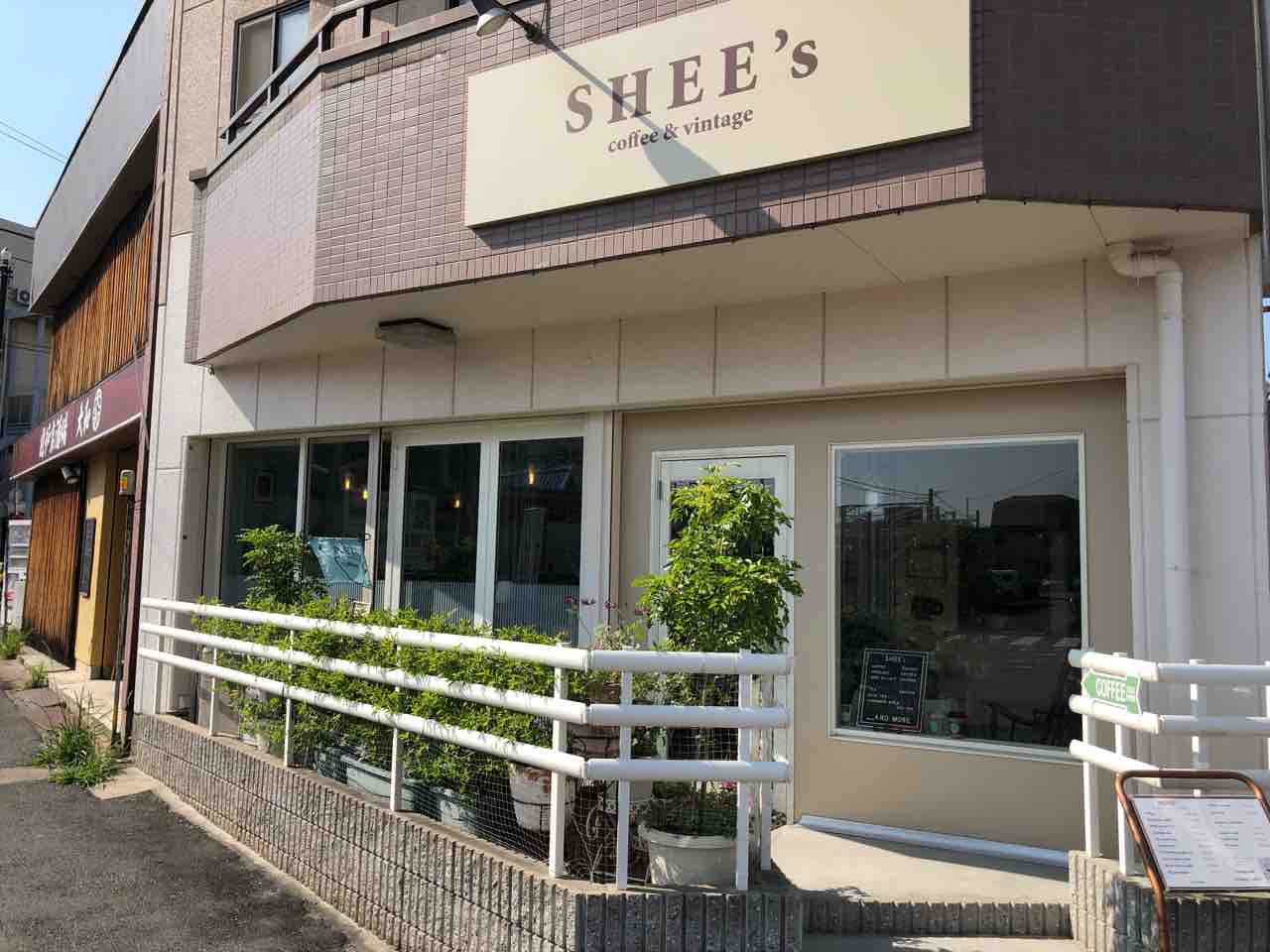 『SHEE’s coffee＆vintage』店舗外観