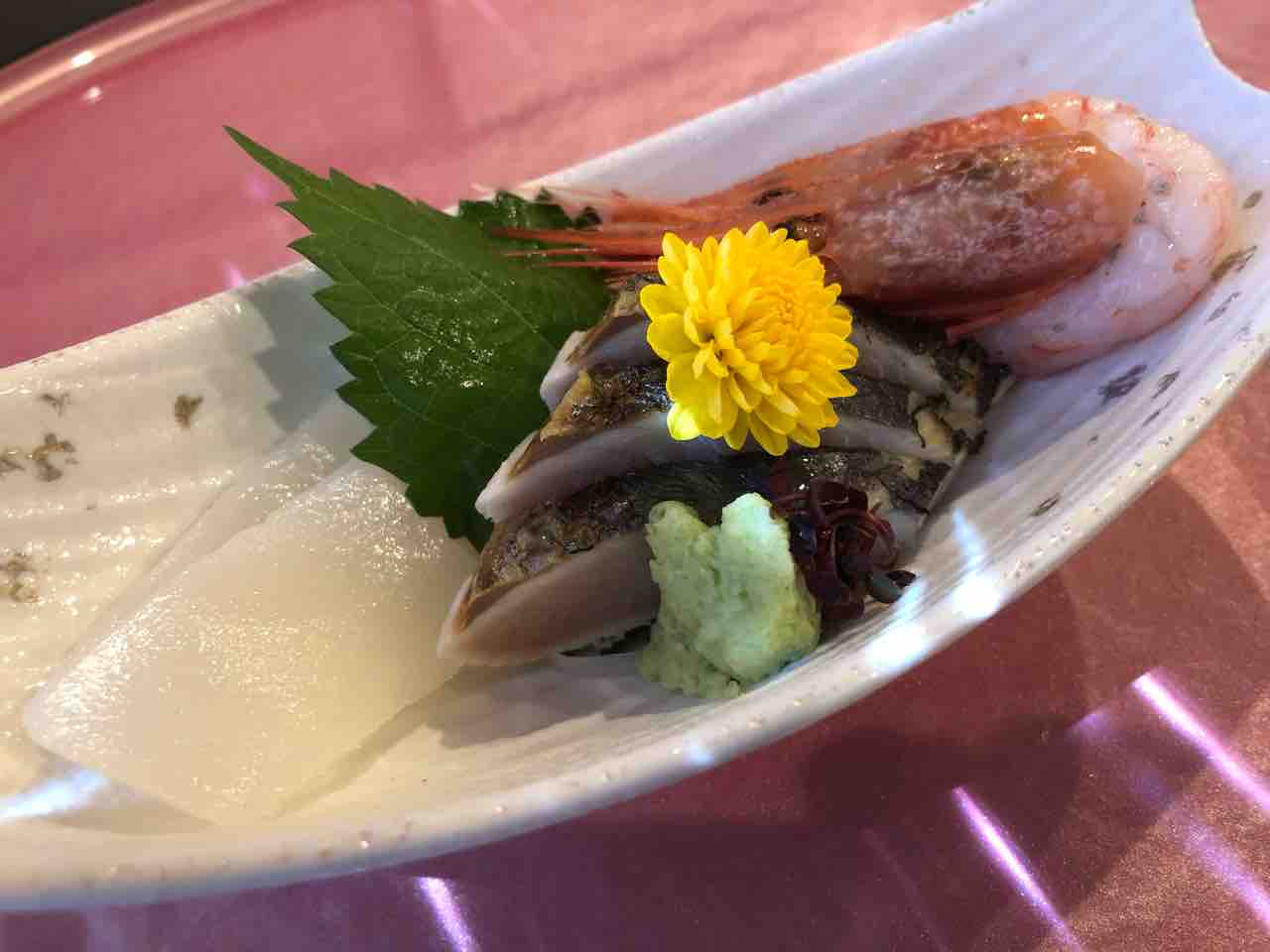 『日本料理 花野江』サワラ、甘えび、イカのお造り